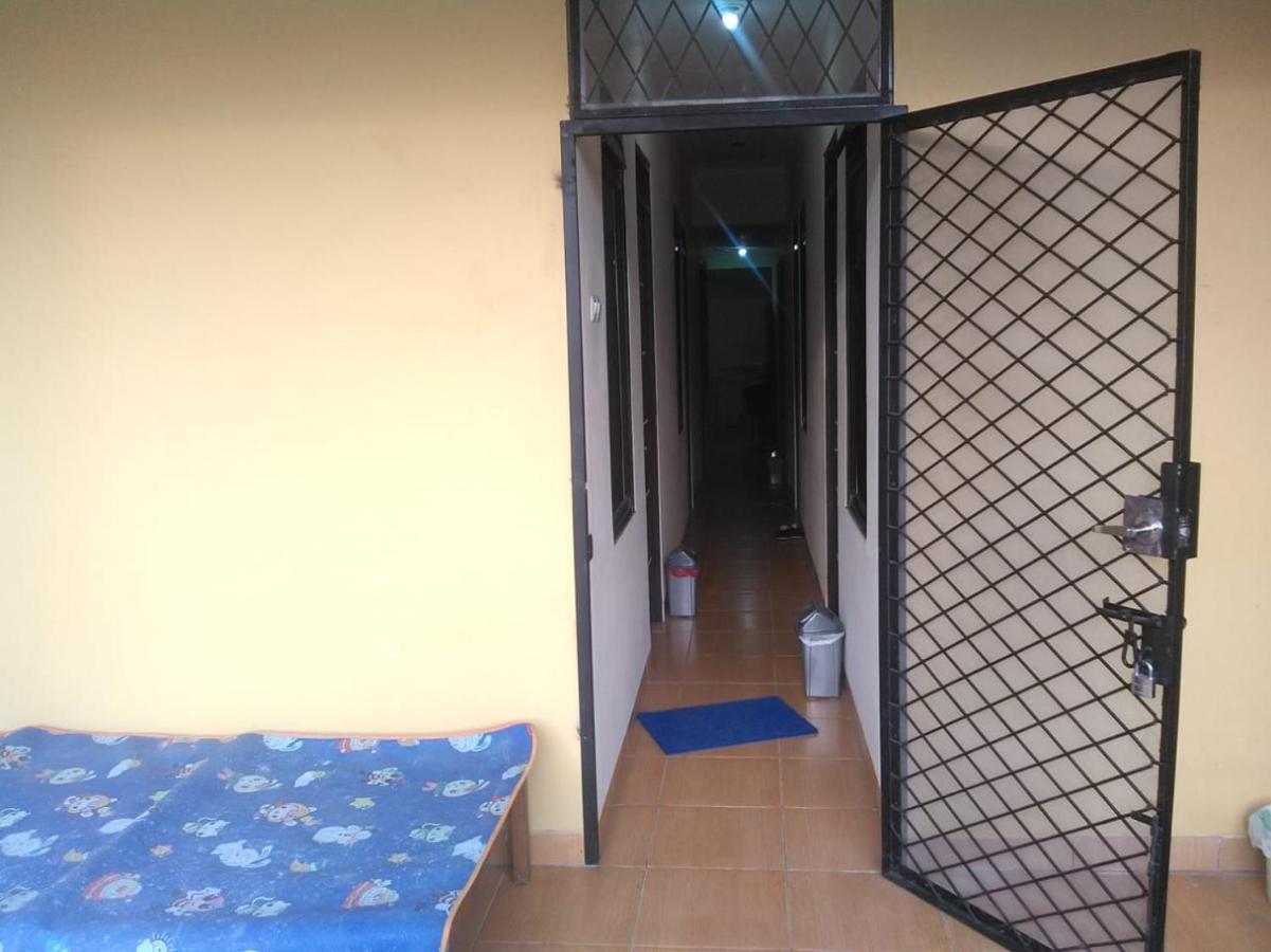 Hotel Danyshom Cikarang Esterno foto