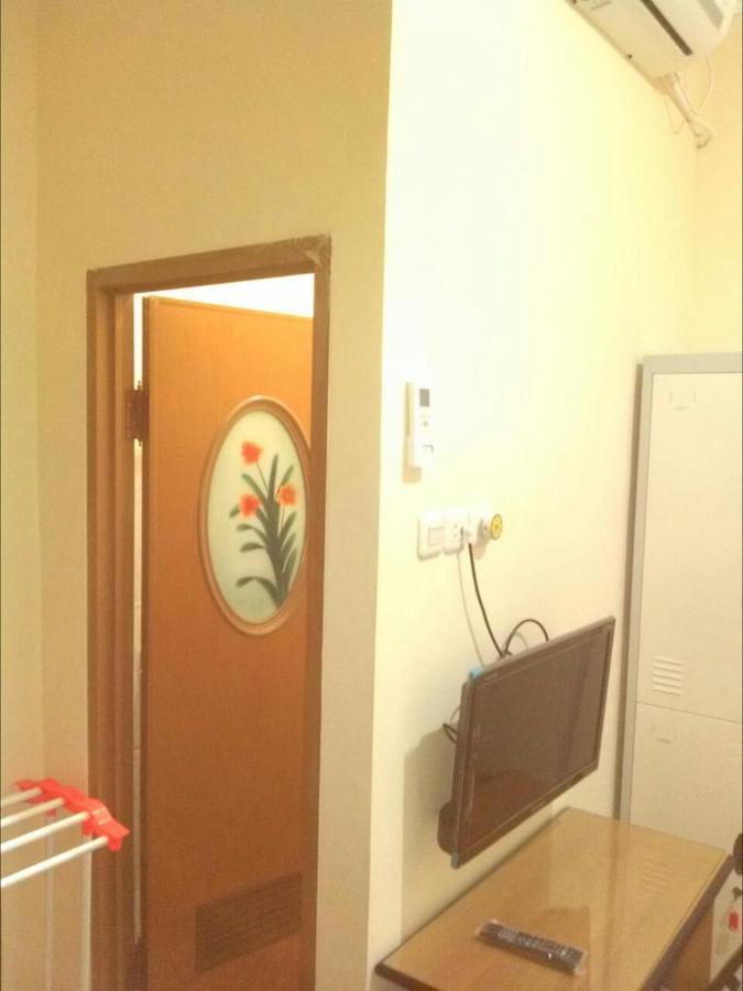 Hotel Danyshom Cikarang Esterno foto