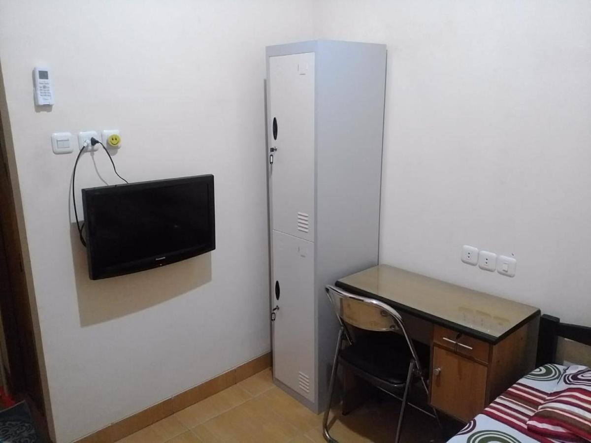Hotel Danyshom Cikarang Esterno foto