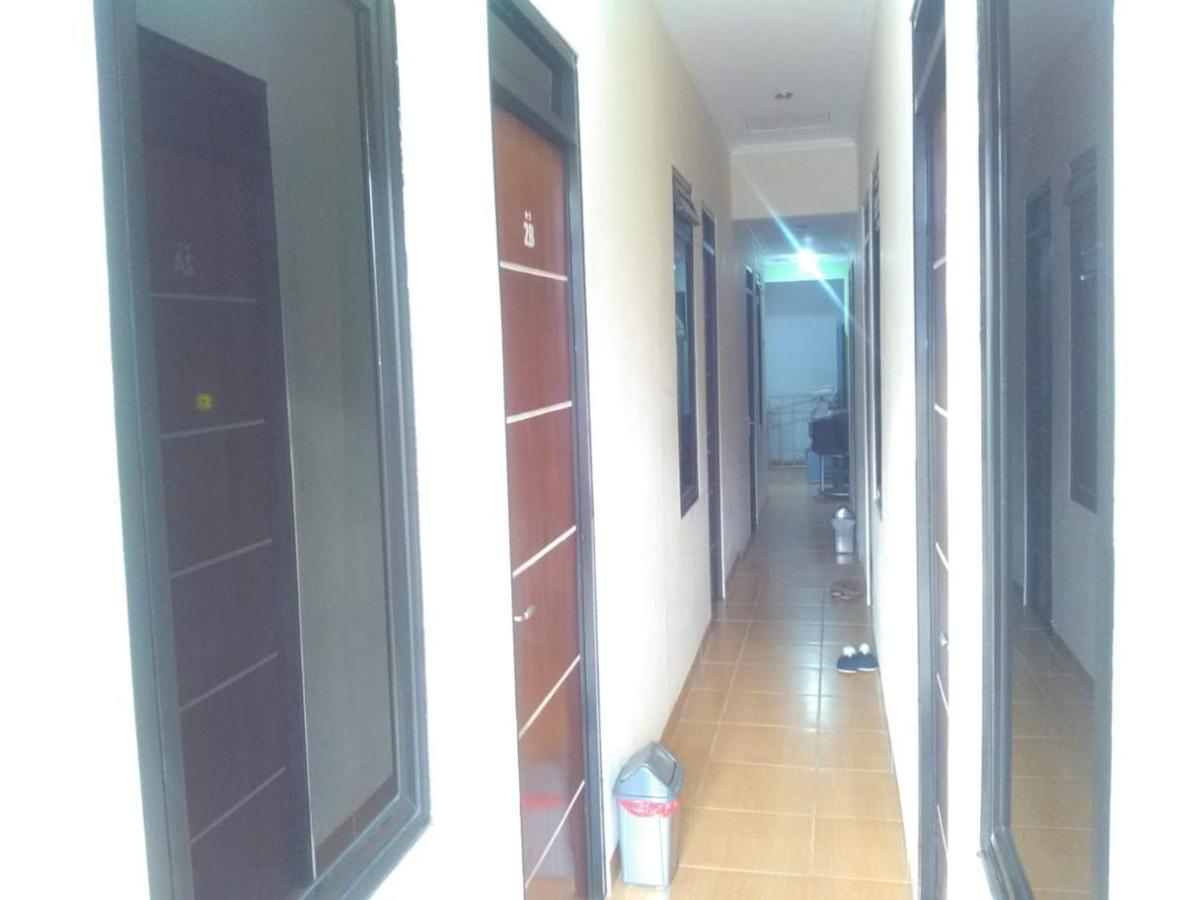 Hotel Danyshom Cikarang Esterno foto
